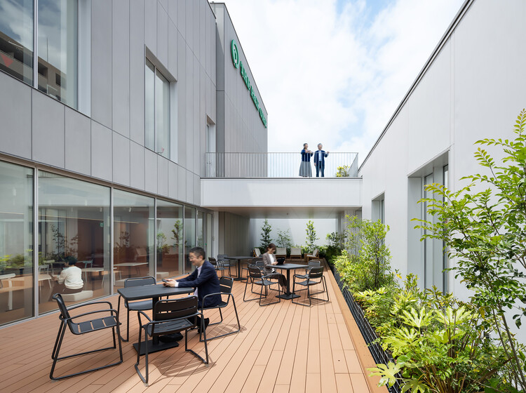 Desain Arsitektur Kantor Pusat Pack Corporation di Jepang